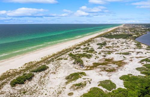 Sunnyside House | Quaint 2BR/25BA Cottage Nestled Between 30A & Panama City Beach! Sleeps 6!