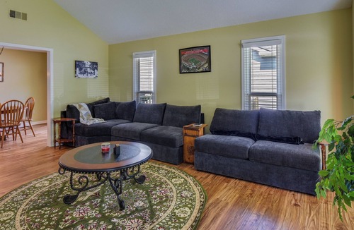 Athens House | Quaint Athens Retreat ~ 5 Mi to Downtown!