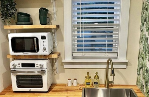 Summerville Historic District Cottage | Quaint cottage in the heart of Summerville.