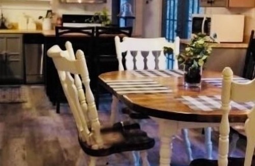 Milledgeville House | Quaint Lake House