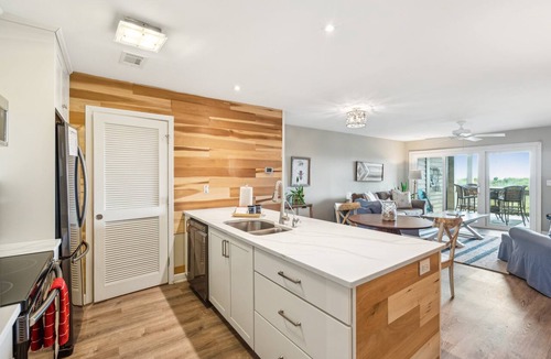 Seabrook Island Condo | Quaint Oceanfront, Pets ok, Pools, Golf, Amenity card! 1389 Pelican Watch