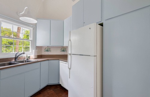 Sea Island House | Quaint Sea Island Cottage, w/Pool, 4 Bedroom, Recently Renovated + Decorated