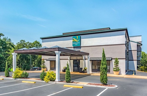 Columbus Hotel | Quality Inn Columbus