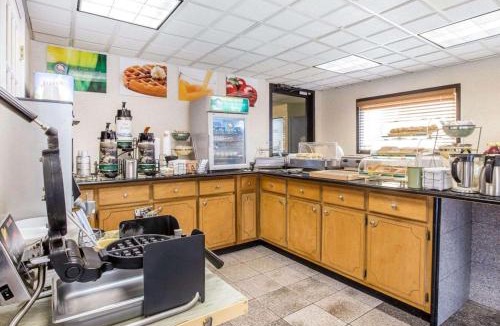Macon Hotel | Quality Inn Macon West