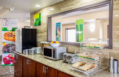 Tillmans Corner Hotel | Quality Inn Mobile West Tillmans Corner