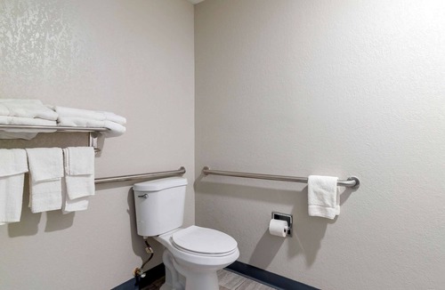 Newnan Hotel | Quality Inn Newnan - Atlanta South