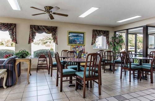 Stockbridge Hotel | Quality Inn & Suites Stockbridge Atlanta South I-75