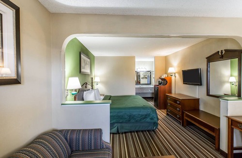 Macon Hotel | Quality Inn & Suites Macon North