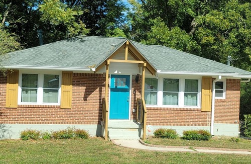 Forest Park Apartment | Quiet Airport Retreat!!!