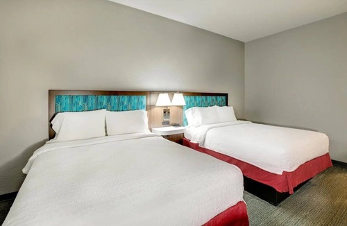 Polk Village Hotel | Quiet & Clean Room for Family with Pets | 1.9 Mi from Beaufort History Museum
