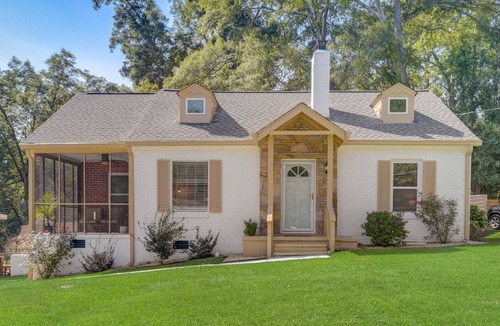 Hapeville House | Quiet & Comfy Perfect location for World Cup. Airport 5 mins/MBenz 10 mins