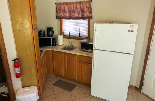 Asheville Cottage | Quiet country atmosphere, 1/8 mi., major gro. store, Outlets, 5.3mi. downtown As