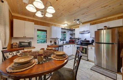 Balsam House | Quiet Family Cabin in Balsam: Hike, Ski, Explore