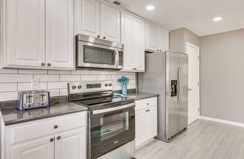 Harvest House | Quiet Suburban Huntsville Home: 8 Mi to Madison!