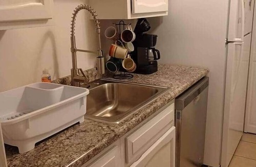 Mobile Apartment | Quiet West Mobile Condo Near USA/Pilot