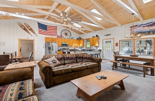Maggie Valley Cabin | Red Deer Lodge - 3 BR, Creekside, Minutes from Ski Area