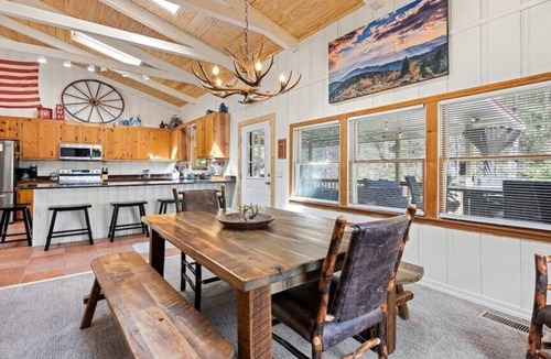 Maggie Valley Cabin | Red Deer Lodge - 3 BR, Creekside, Minutes from Ski Area