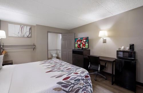 Conley Hotel | Red Roof Inn Atlanta Airport NE Conley