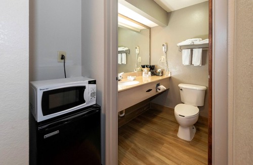 Stockbridge Hotel | Red Roof Inn Atlanta Southeast - Stockbridge