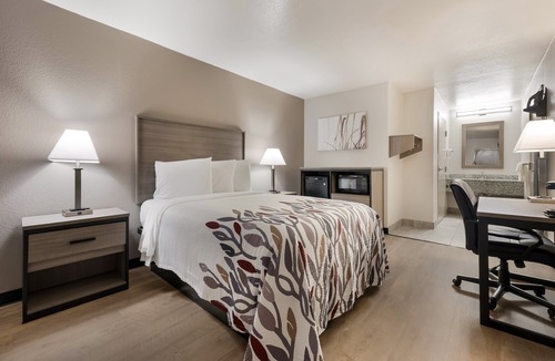 Vestavia Hills Hotel | Red Roof Inn Birmingham South