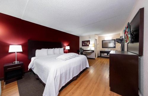 Madison Hotel | Red Roof Inn PLUS+ Huntsville – Madison