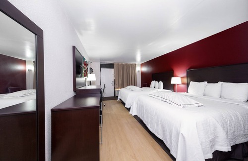 Madison Hotel | Red Roof Inn PLUS+ Huntsville - Madison
