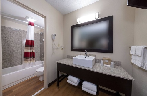 Madison Hotel | Red Roof Inn PLUS+ Huntsville - Madison