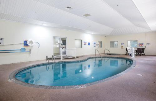 Fleming Hotel | Red Roof Inn PLUS+ & Suites Savannah – I-95