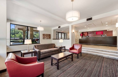 Vestavia Hills Hotel | Red Roof Inn Birmingham South