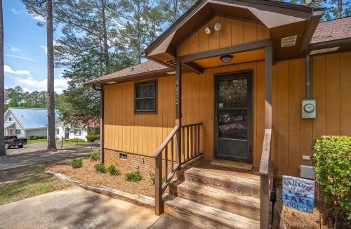 Leesville House | Reel Relaxing