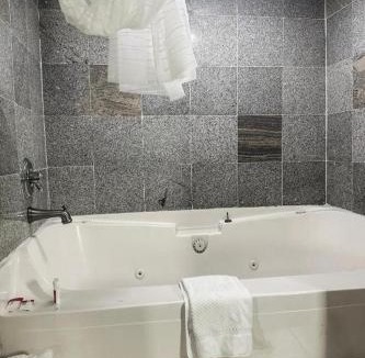 Guntersville Hotel | Regal Inn Guntersville Hwy 431