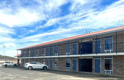 Guntersville Hotel | Regal Inn Guntersville Hwy 431