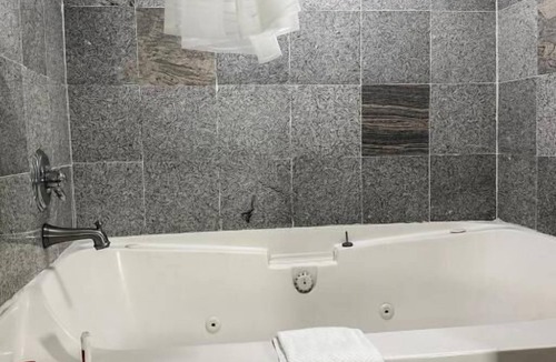 Guntersville Hotel | Regal Inn Guntersville Hwy 431