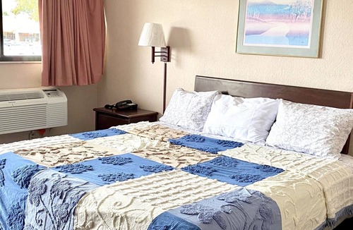 Fern Park Hotel | Regency Inn