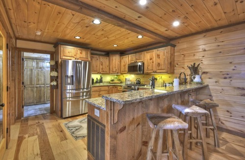 Cherry Log Cabin | Relax in private rustic luxury! - A Starry Night