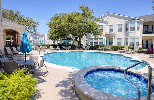 Gulfport Condo | Relaxed Resort-Style Coastal Villa/Pools/Hot tubs/Gym/2 Min to Beach. Gated!