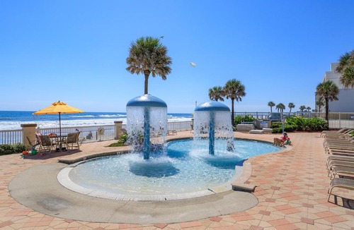 Ortona Park Apartment | Relaxing 1-Bedroom Oceanfront Condo With Pool