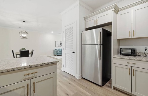 Madison Apartment | Relaxing 2BR Home w/Contemporary Style