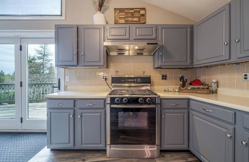 Bass Harbor Apartment | Renovated 3BR Rental in Bass Harbor! [High Deck]