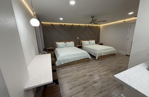 Lenox Park Apartment | Renovated Beachfront Studio, New Kitchen, Pool