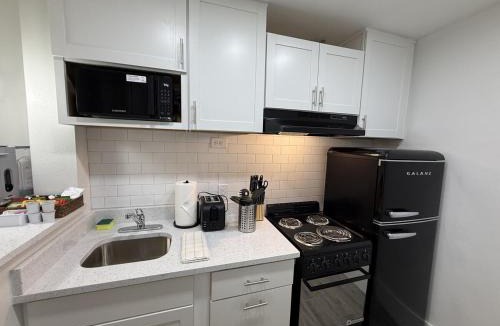 Lenox Park Apartment | Renovated Beachfront Studio, New Kitchen, Pool