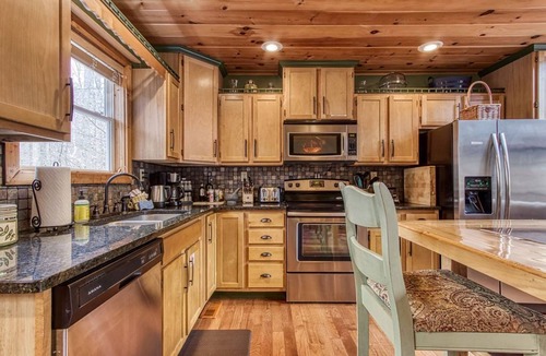 Sevierville Cabin | Right on the Little Pigeon River! Listen to the sounds of nature!