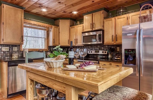 Sevierville Cabin | Right on the Little Pigeon River! Listen to the sounds of nature!