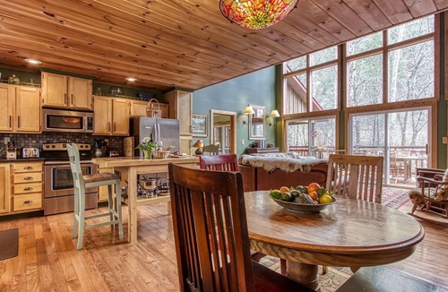 Sevierville Cabin | Right on the Little Pigeon River! Listen to the sounds of nature!