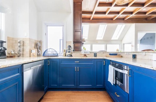 South Nyack House | River front with large decks and dock over the Hudson