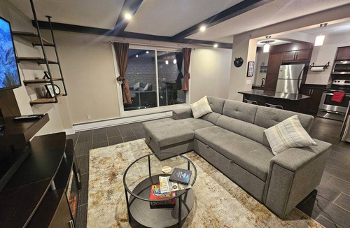 Saskatoon Downtown Condo | River skyline view