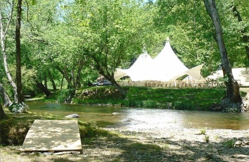 Alexander Cabin | RIVERFRONT Cabin with HOT TUB Close to Asheville. CONTACT HOST before booking.