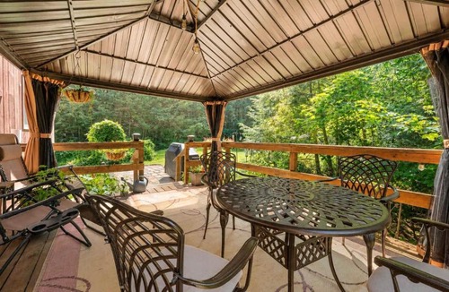 Sutton House | Riverfront Log Home - 28 Acres - Fire Pit