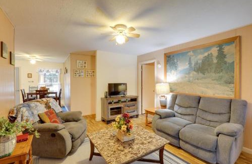 Hot Springs House | Riverside Country Cabin! Hot Springs Getaway