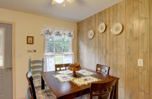 Hot Springs House | Riverside Country Cabin! Hot Springs Getaway